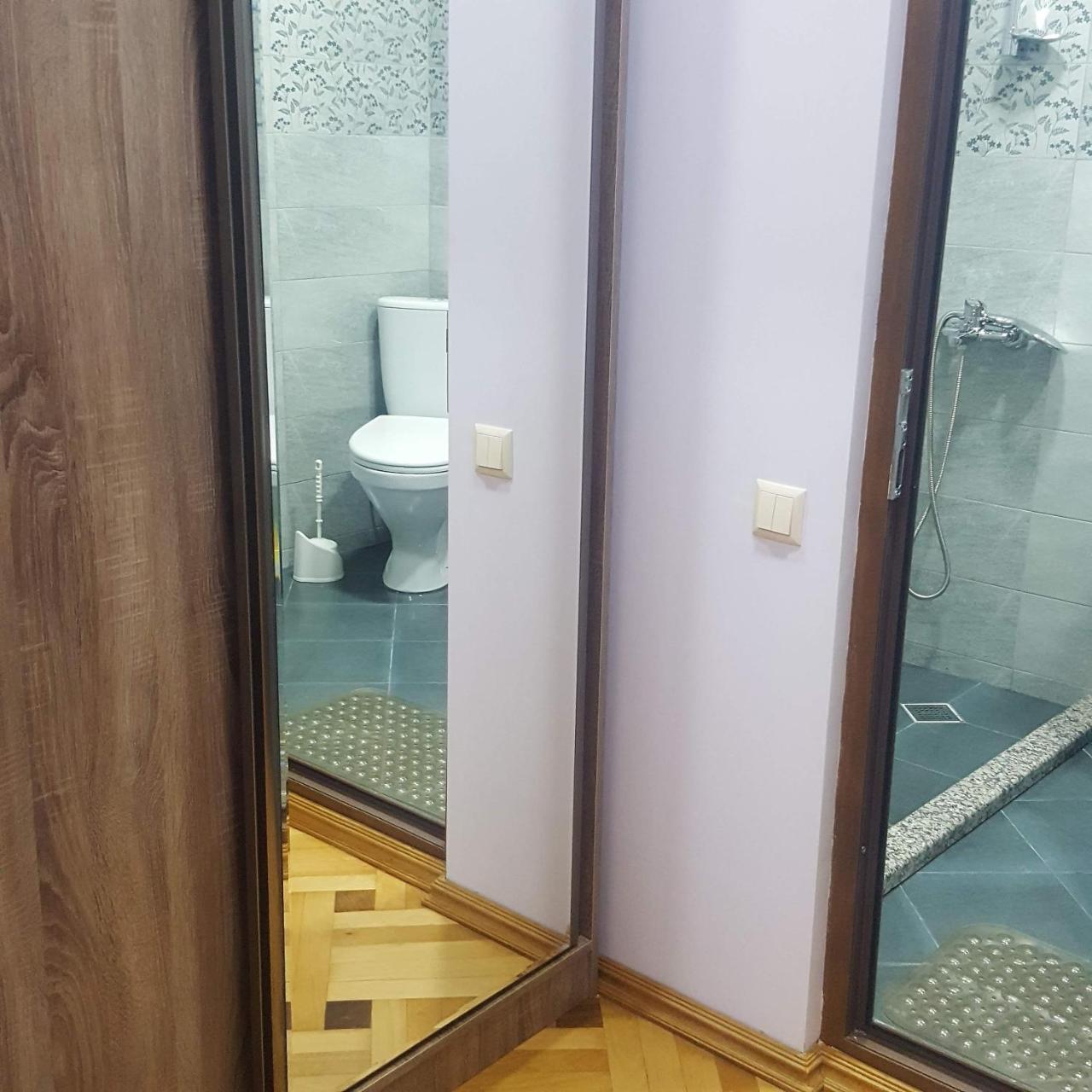 Nana'S Guesthouse Batumi Bagian luar foto