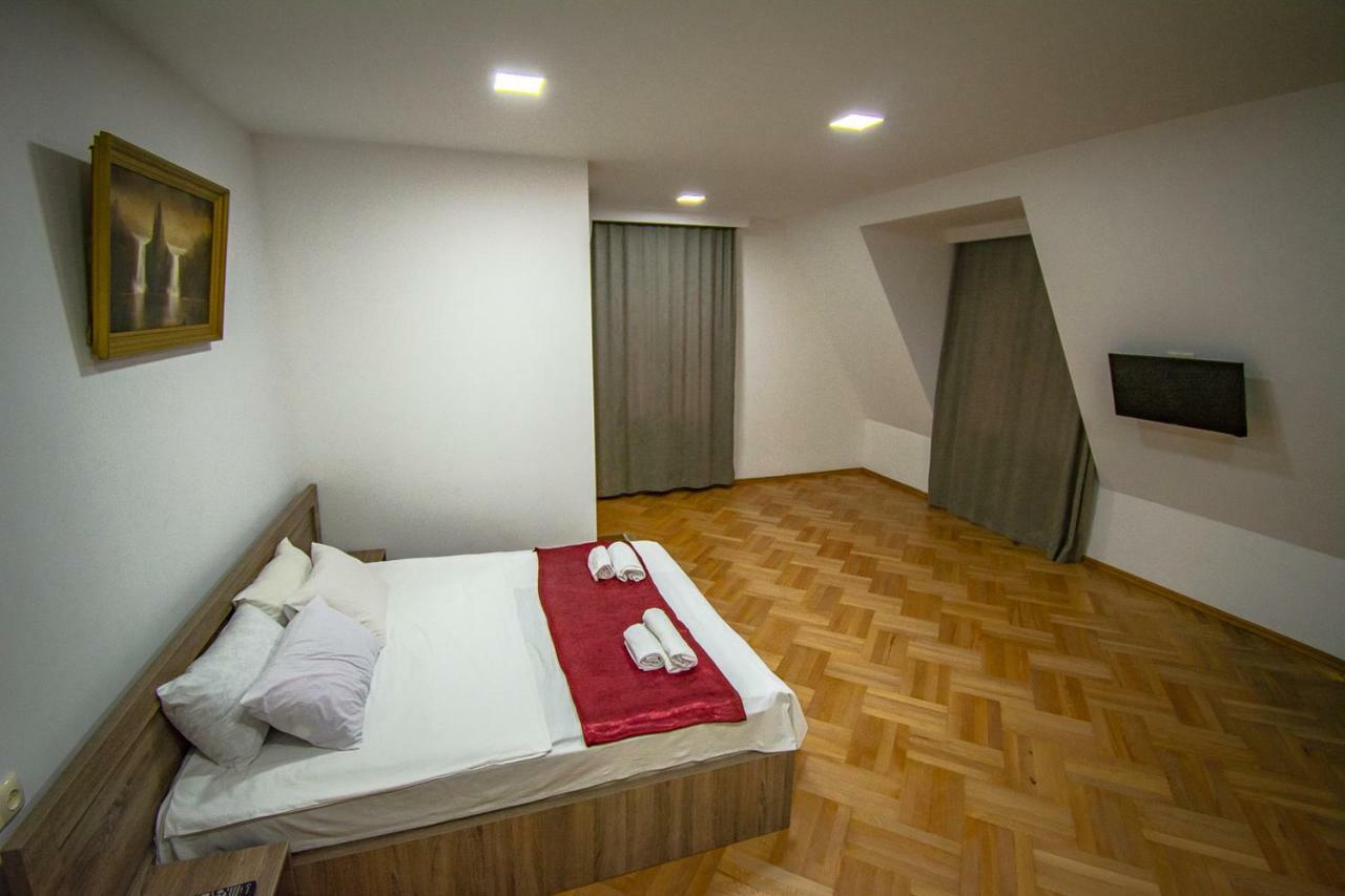 Nana'S Guesthouse Batumi Bagian luar foto