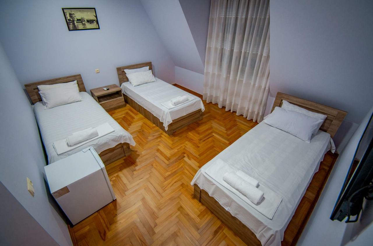 Nana'S Guesthouse Batumi Bagian luar foto